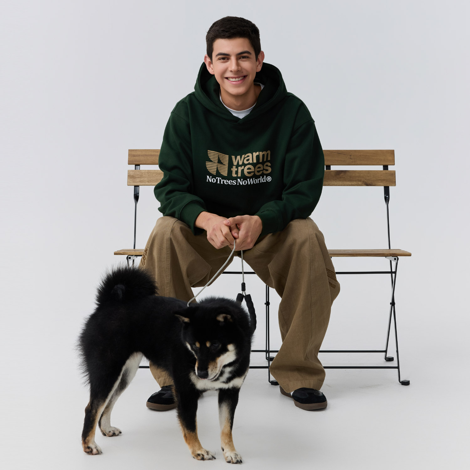 WARMTREES品牌线形logo学院风印花薄绒连帽卫衣