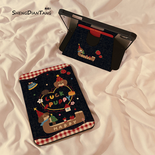 牛仔红格腊肠狗360旋转iPadAir7/6保护套2025新款适用苹果iPad11保护壳平板10代Pro11寸Air5带笔槽mini7女款