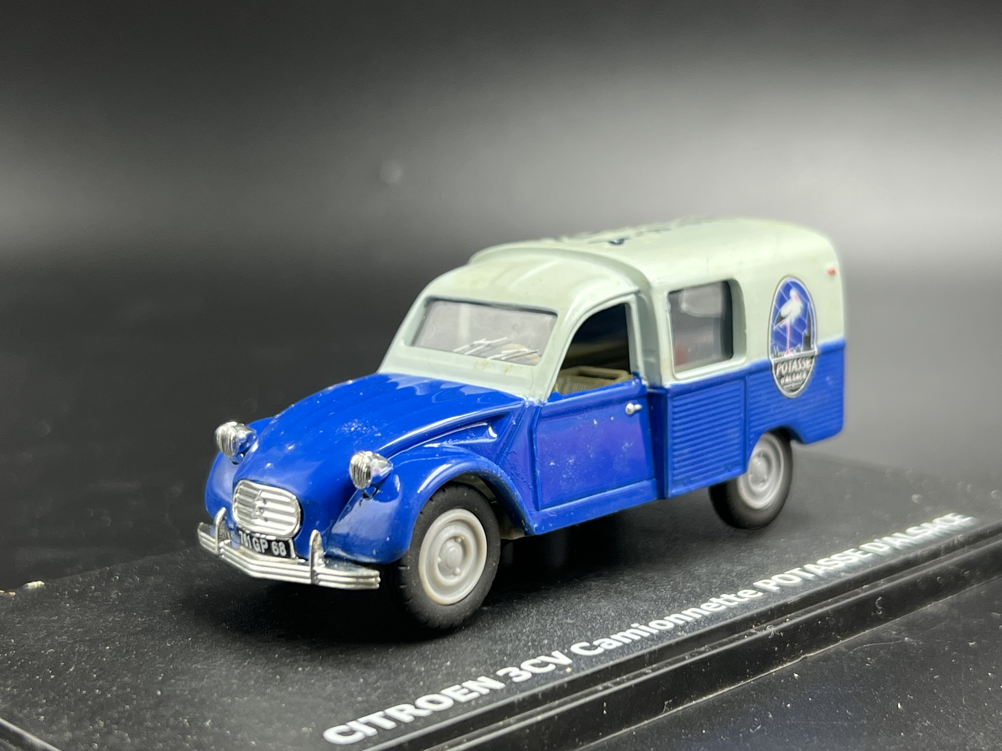 eligor 1/43 雪铁龙 3cv 旅行车 合金汽车模型 漆面瑕疵 车顶裂