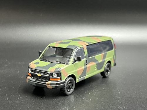 596 雪佛兰 VAN 迷彩色 1:64 面包车货车军车 合金汽车模型  散包