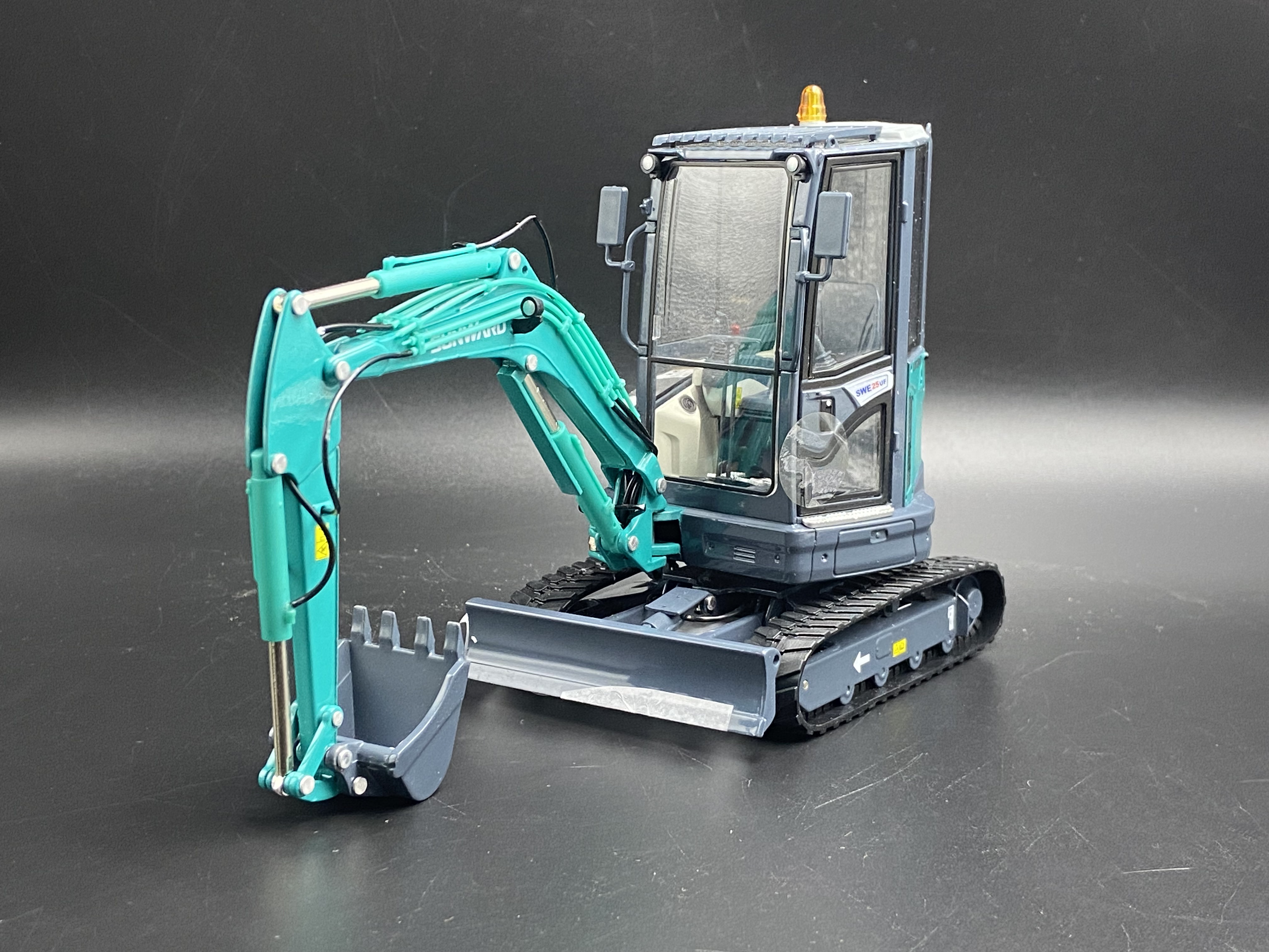 原厂 1:20 山河智能 SUNWARD SWE25U 挖掘机挖土机合金工程车模型