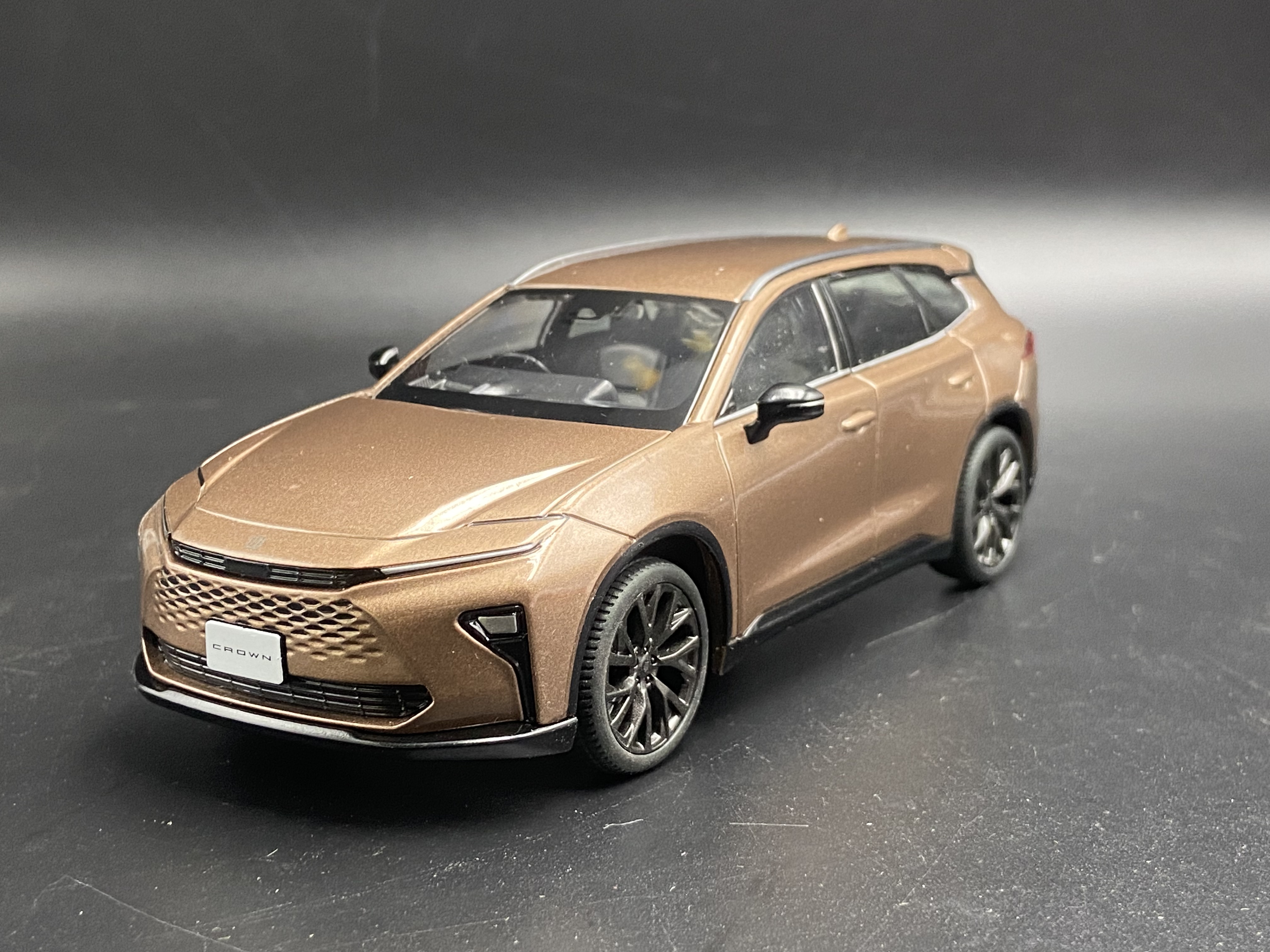 原厂 1:30 丰田 皇冠 suv  Crown estate 日版 合金汽车模型 收藏