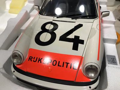 瑕疵保时捷警车合金XXS