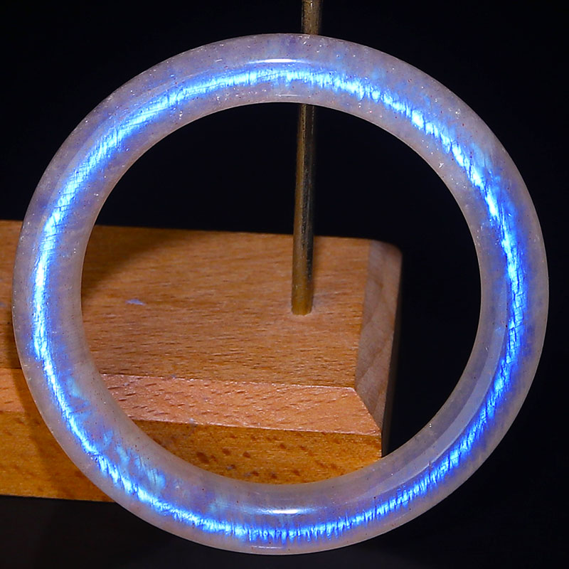 天然收藏级藕粉日月同辉月光石手镯蓝光手 女款饰品情人节礼物