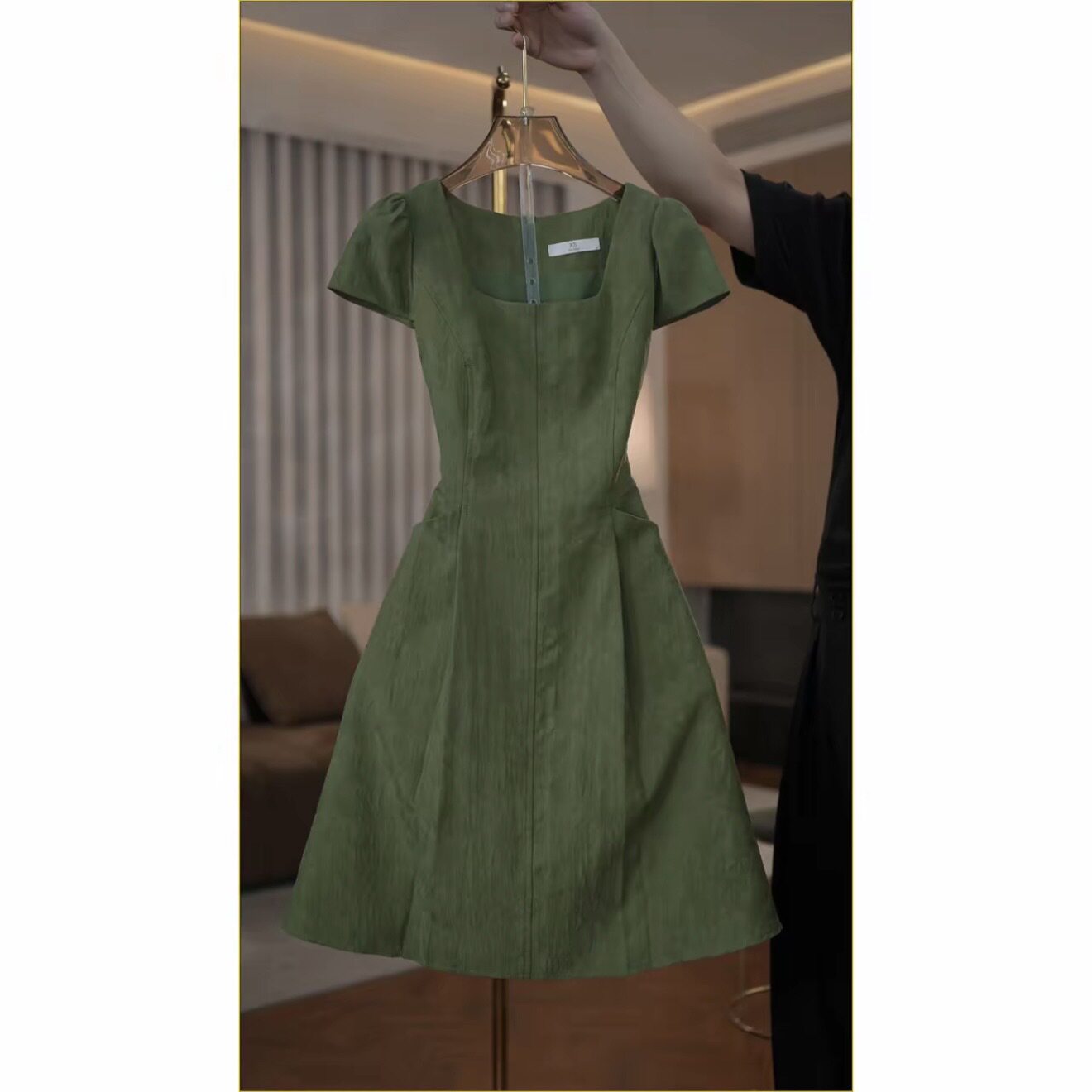 蒂妮佳2732品牌女装夏季新款显瘦高定气质短袖连衣裙