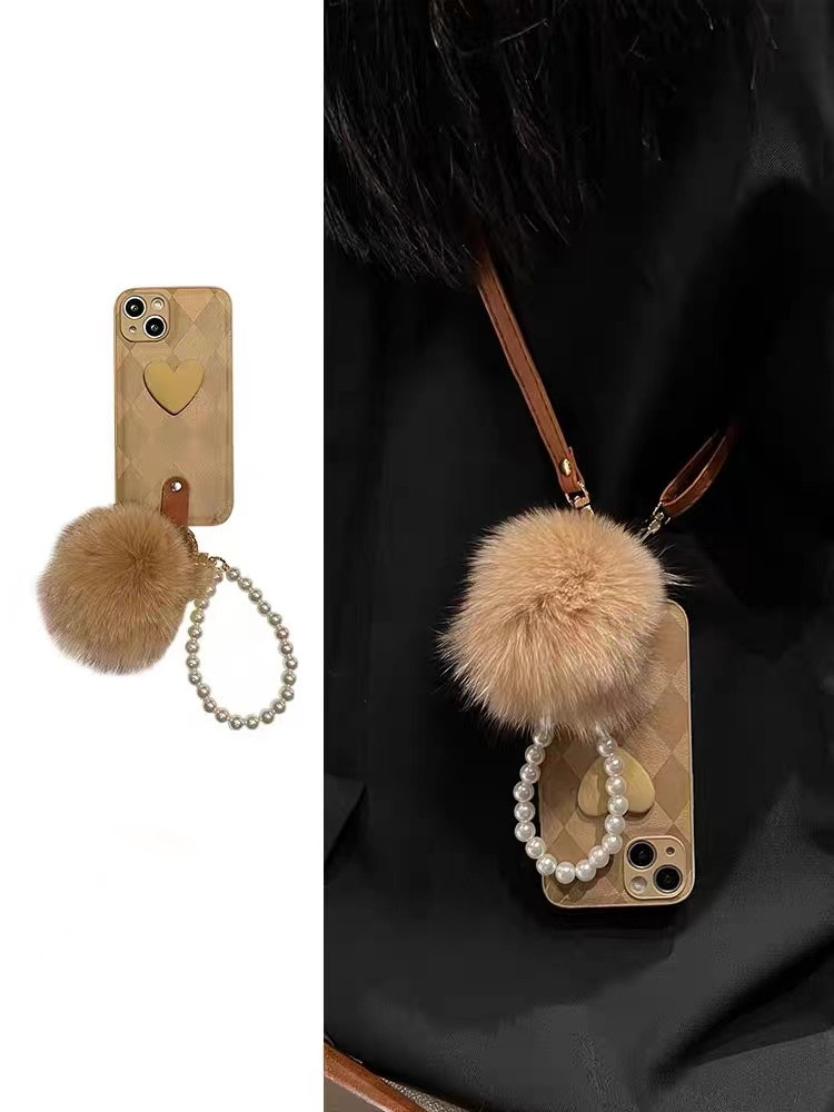 皮质菱格爱心毛球珍珠手链手机壳