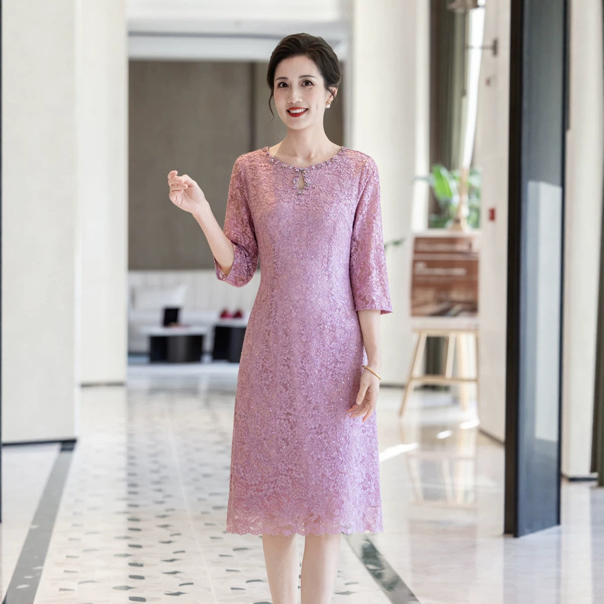 2026秋季新妈妈礼服紫色蕾丝婚庆婚宴喜婆婆钉珠连衣裙高贵小个子