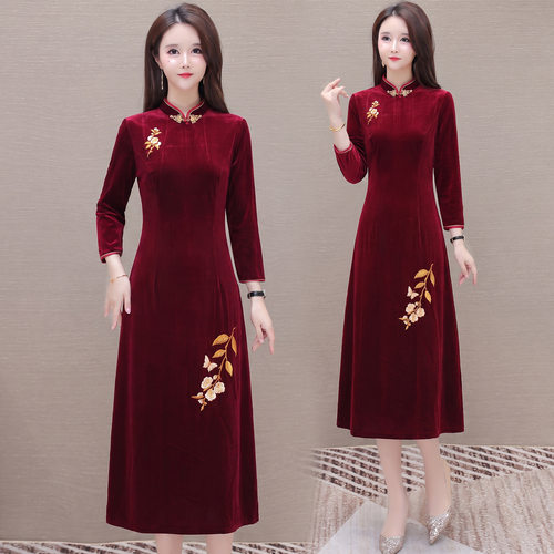 妈妈婚宴装喜婆婆礼服丝绒26秋冬气质高贵平时可穿复古旗袍连衣裙