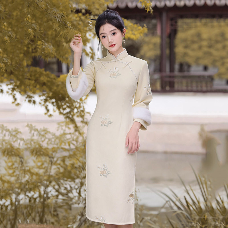 9103加绒加厚冬装国风新中式长款长袖旗袍改良年轻款女高级感冬季