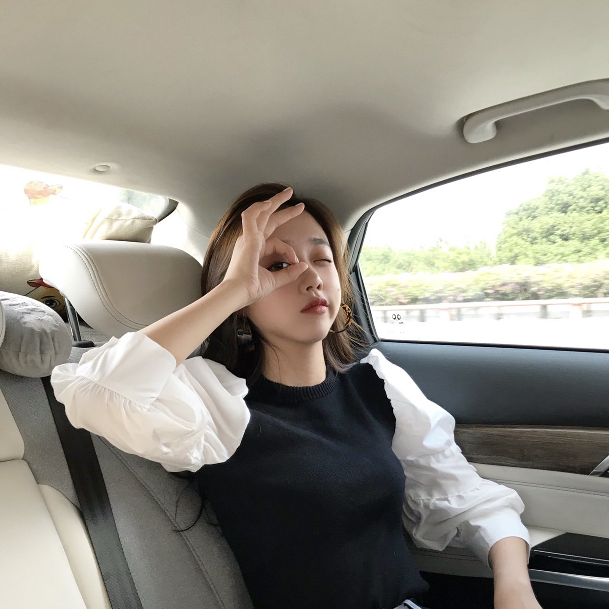 2020春装新款韩版泫雅小个子圆领针织拼接衬衫袖百搭洋气打底上衣