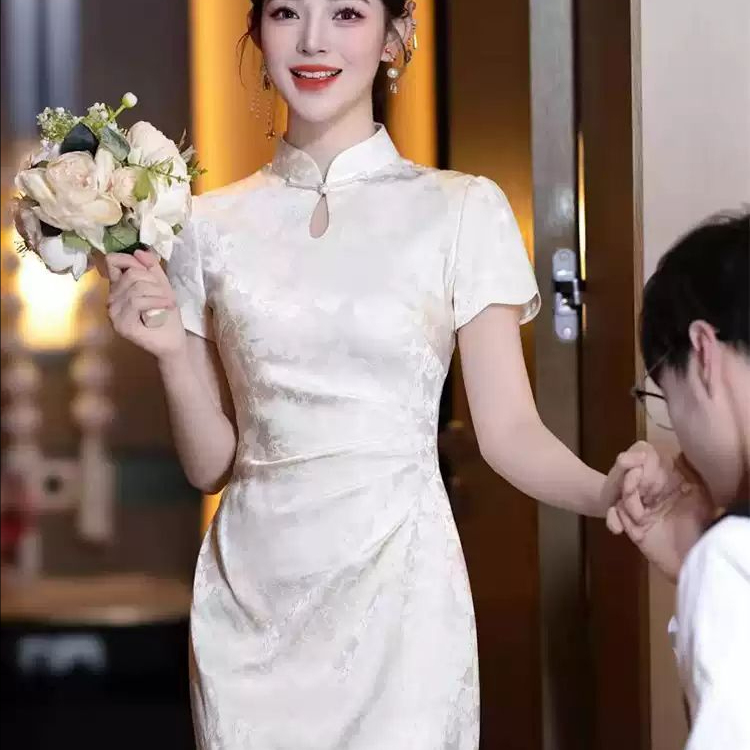 新中式香槟色订婚旗袍礼服敬酒服新娘领证登记小个子回门日常可穿