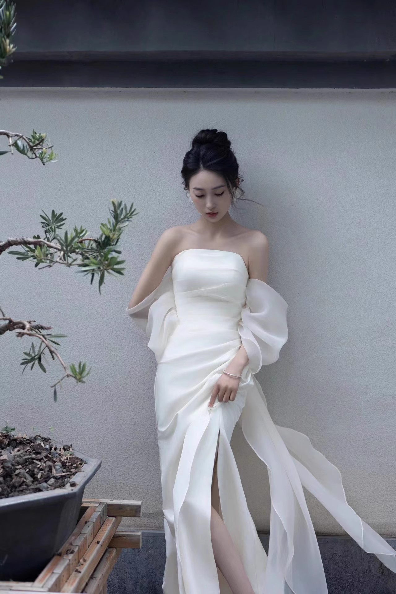 法式缎面白色抹胸晨袍新娘结婚轻婚纱敬酒晚礼服裙出门仙气泡泡袖