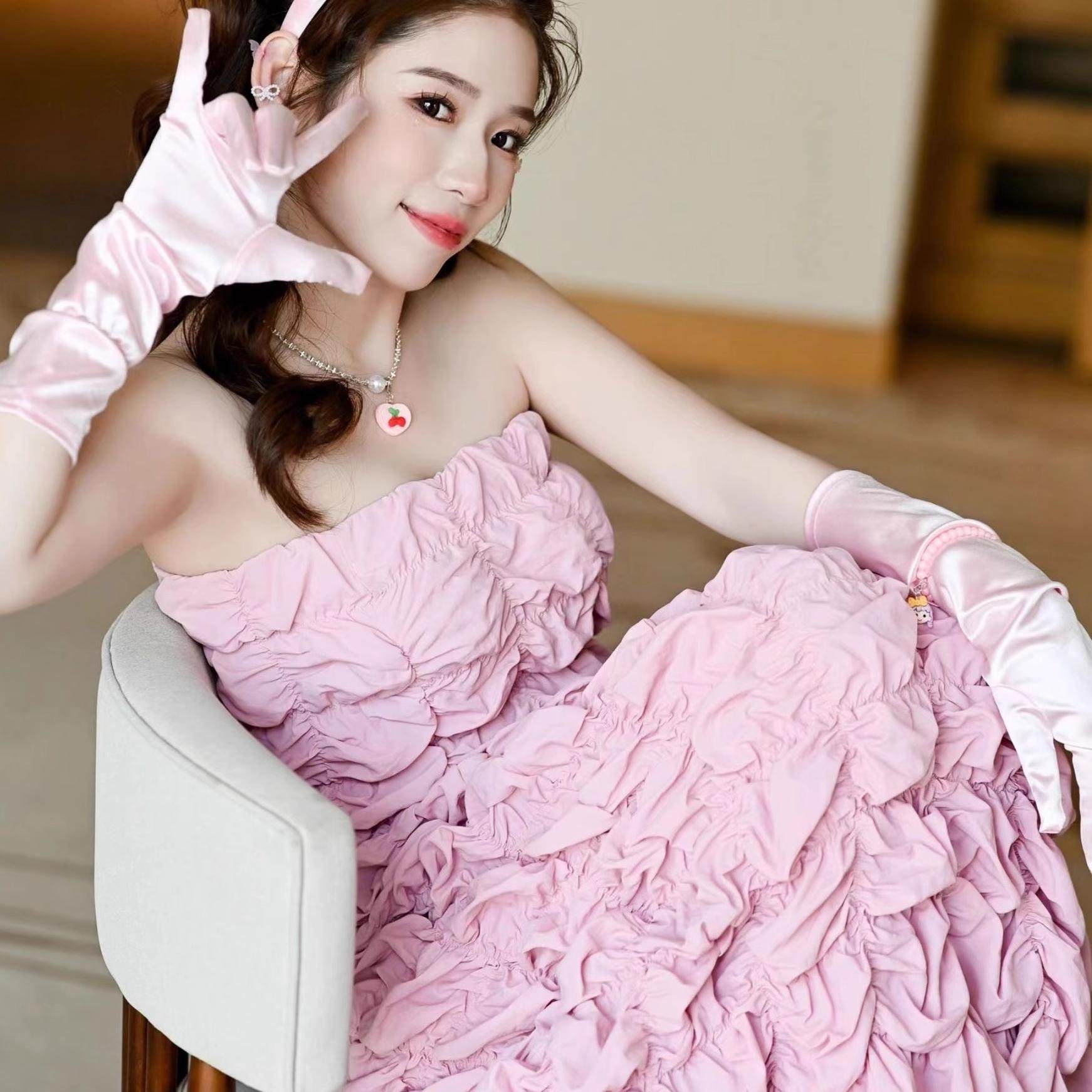 晨袍女新娘订婚褶皱抹胸连衣裙法式高级感粉色在逃公主生日礼服裙