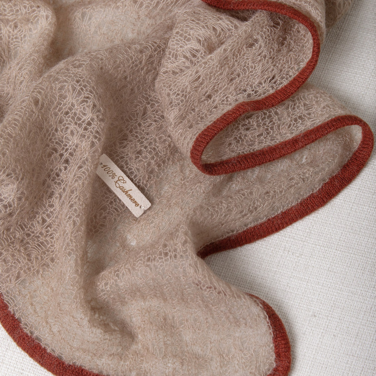 软糯轻薄纯山羊绒百搭披肩围巾