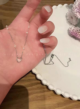 小珍珠爱心项链女简约小众设计轻奢高级感锁骨链颈链配饰夏季