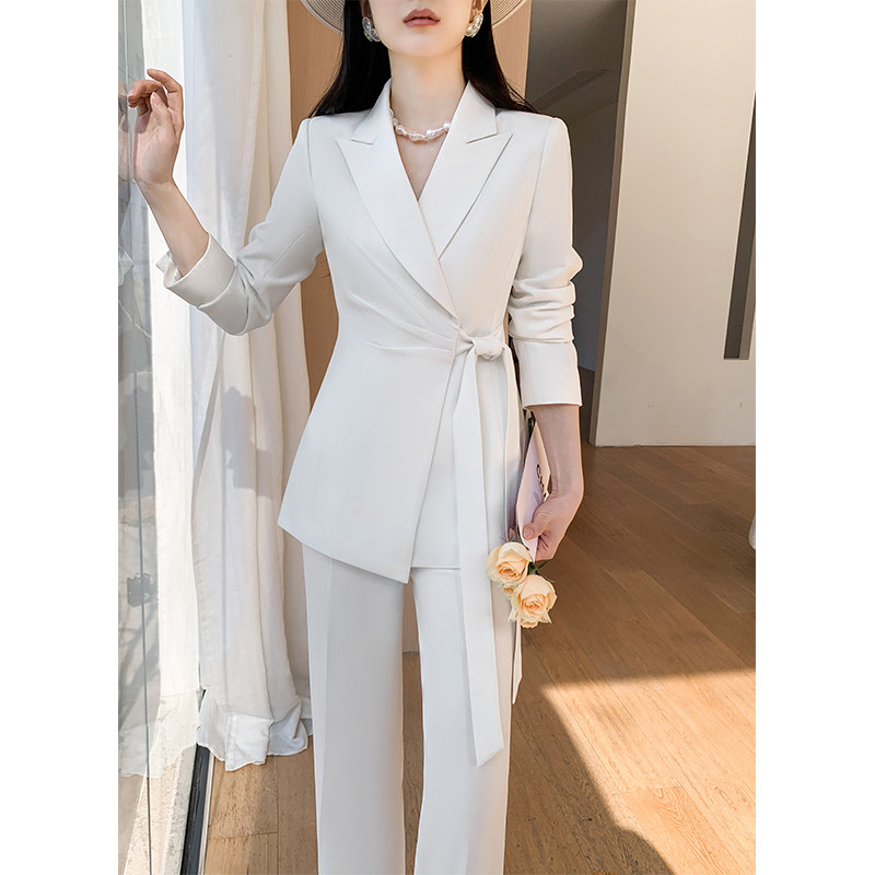 2026新款白色西装套装女春秋季气质女神范高级感气场强大休闲西服