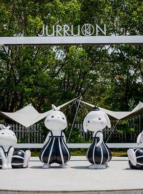 玻璃钢卡通兔子雕塑景区文创园商业街抽象动物装饰网红打卡店美陈