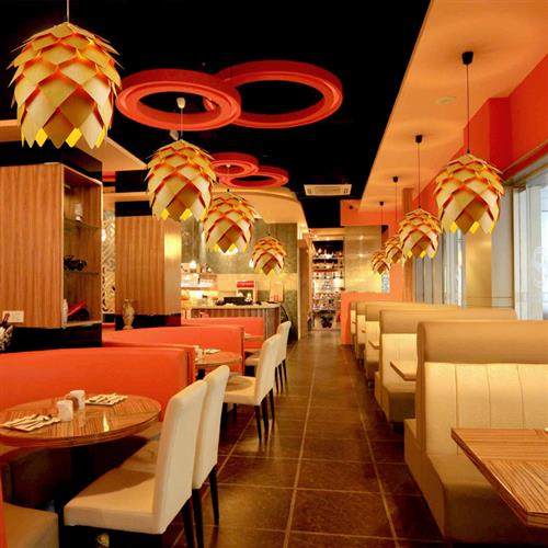 北欧简约卧室书房客厅现代餐厅吧台饭店创意实木灯原木松果吊灯