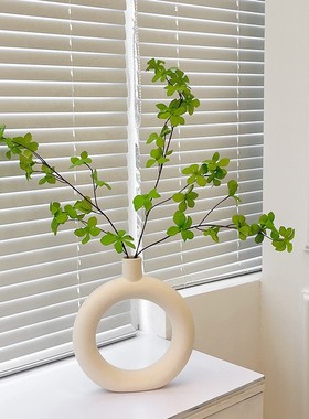 现代简约陶瓷花瓶摆件家居客厅电视柜仿真马醉木插花花瓶装饰定制