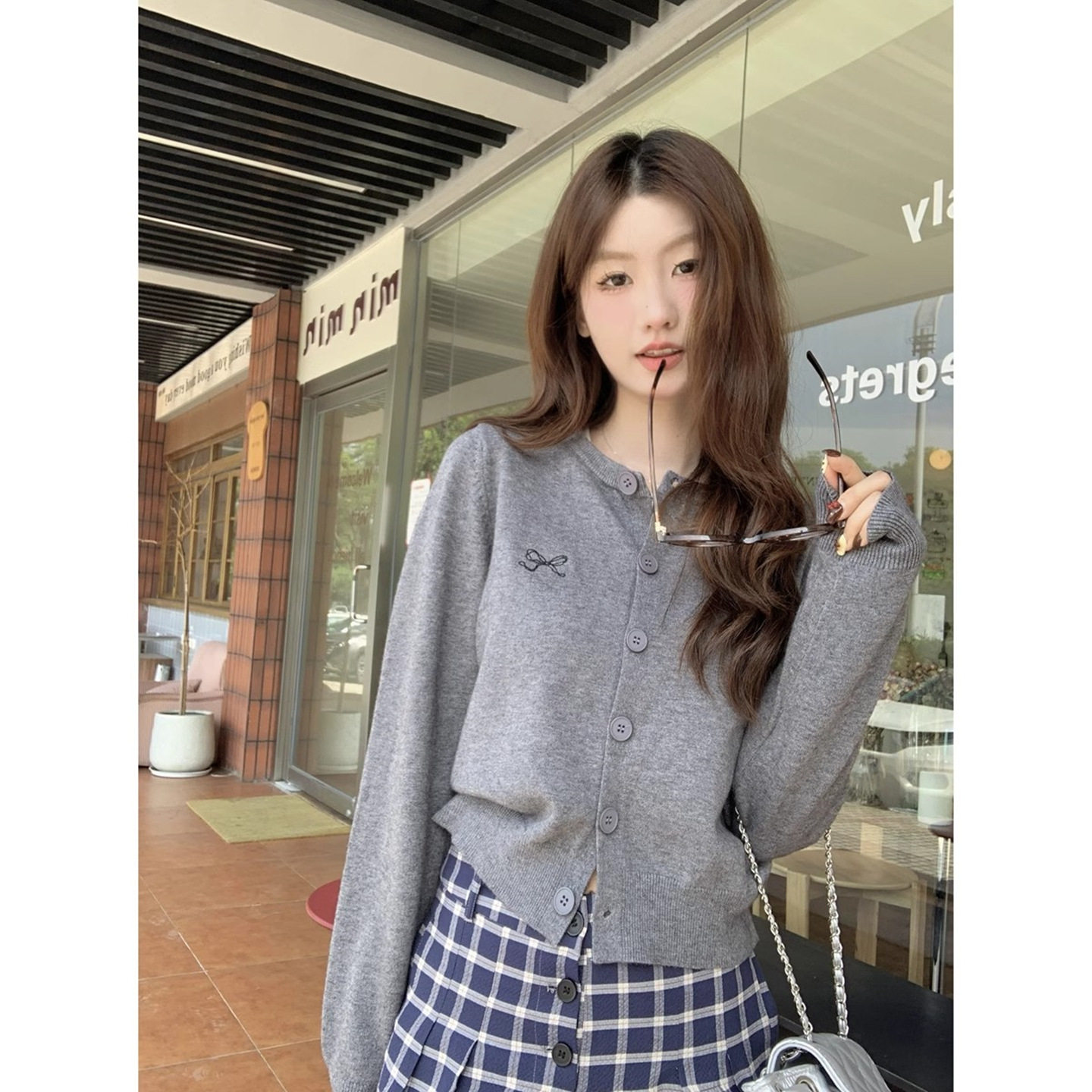 小个子短款灰色针织毛衣外套女潮图片