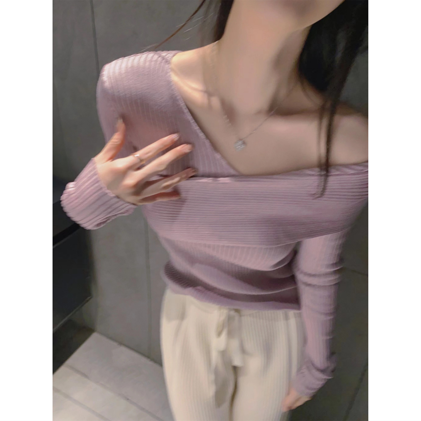 设计感不规则一字肩长袖毛衣女潮