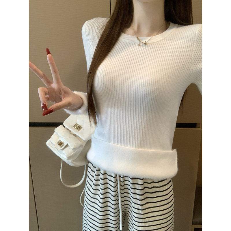 巨好看的圆领白色打底针织毛衣女