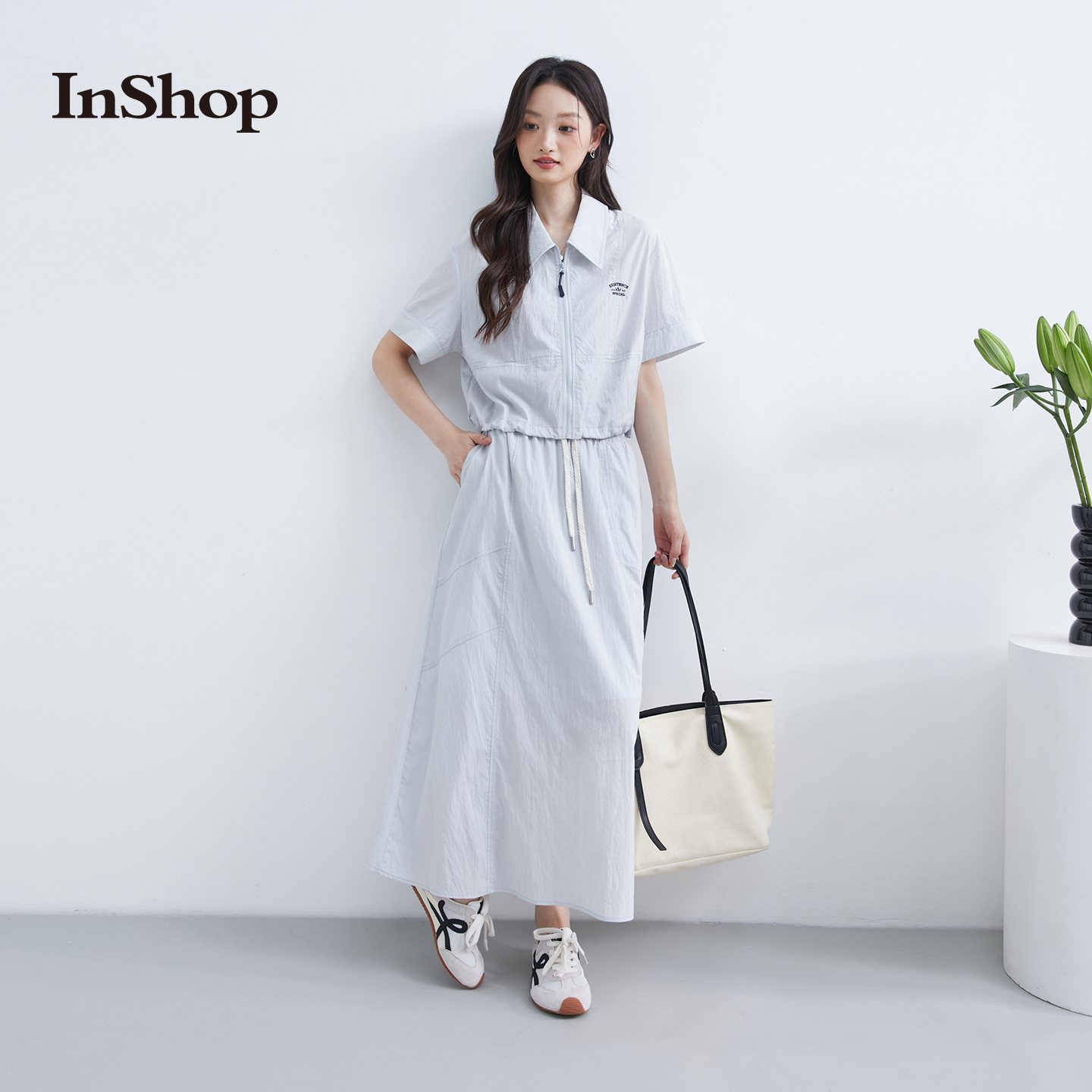 【商场同款】INSHOP新款运动风翻领短袖上衣女松紧系带半裙两件套