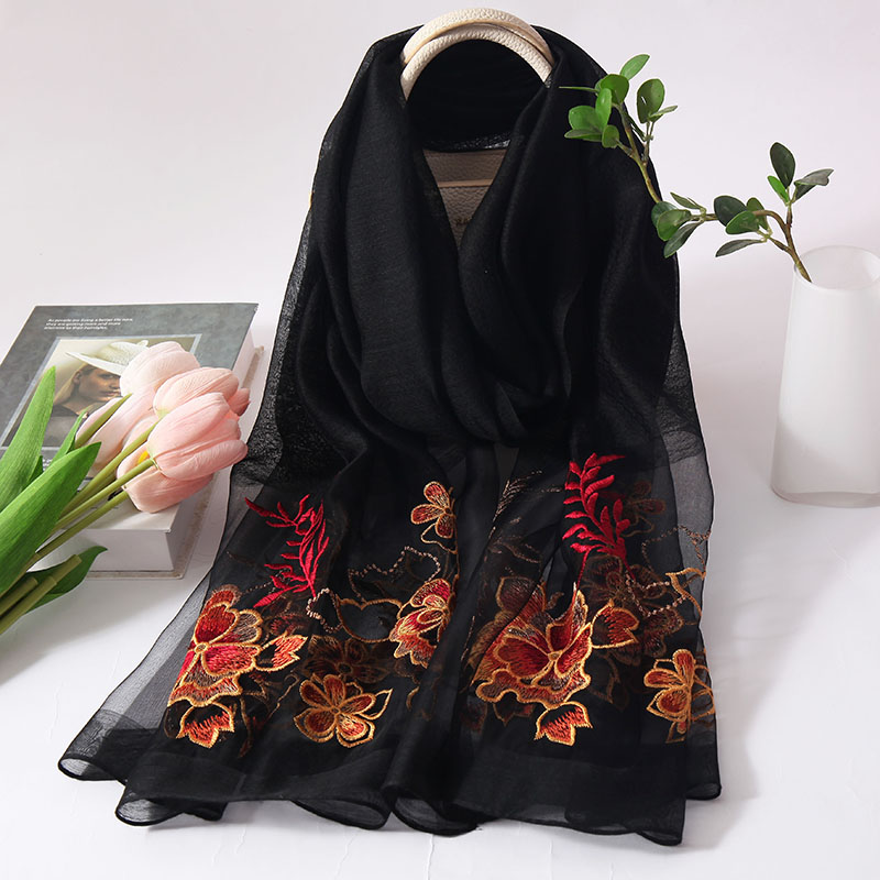 春秋冬季手工绣花女款混纺围巾