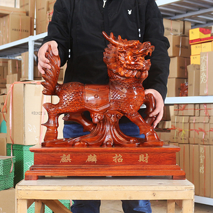 红木大号摆设进宝麒麟一对客厅木雕麒麟摆件实木手工雕刻