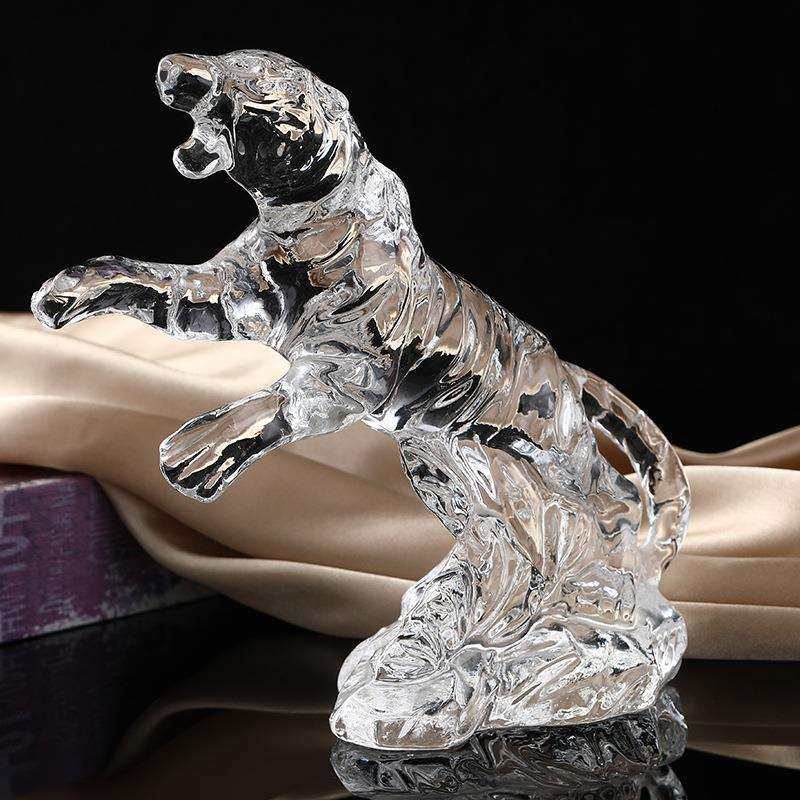 豹子捕食造型水晶k9水晶雕刻细腻水晶老虎虎虎生威王者归来