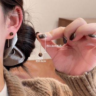 秋冬咖色虎眼珠珠耳线女2025新款小众设计感耳钉温柔质感精致耳饰