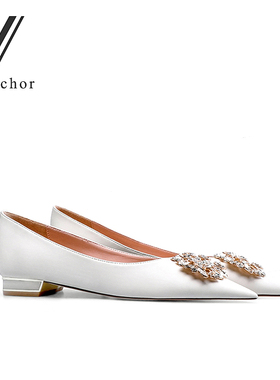 婚鞋女2024年新款伴娘结婚新娘鞋尖头低跟水钻白色平底鞋平时可穿