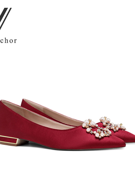 婚鞋女2024新款低跟平底婚纱伴娘新娘结婚秀禾鞋红色尖头粗跟单鞋