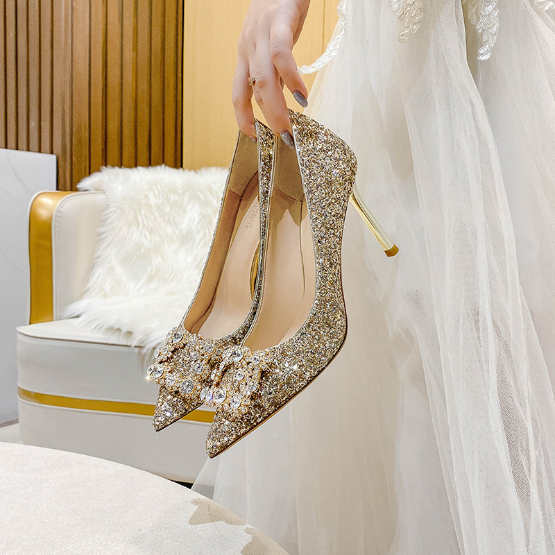 新款秀禾两穿细跟伴娘香槟色婚鞋