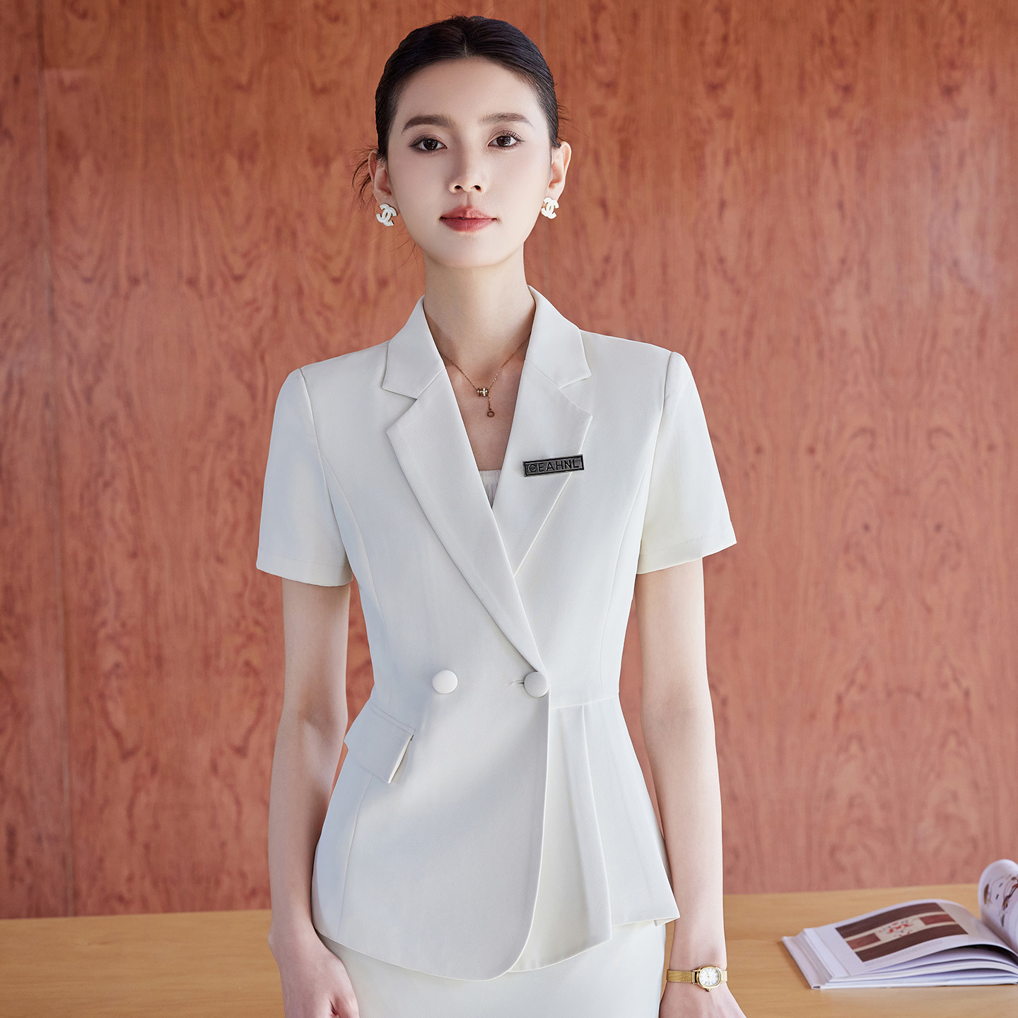 白色短袖西装套装女夏季美业美容院工作服高端职业珠宝店前台工装