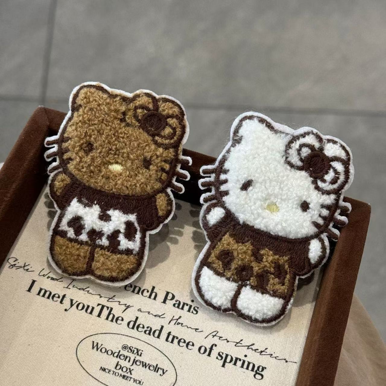 HelloKitty刺绣魔术贴发夹