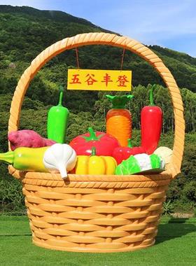 大型水果蔬菜玻璃钢雕塑田园仿真果篮推车农场农家乐景区装饰摆件