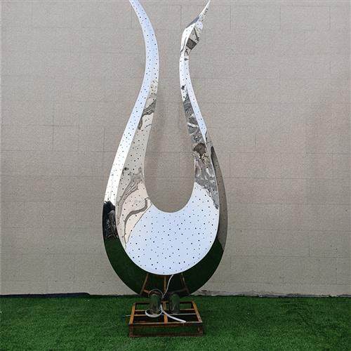 不锈钢雕塑定制大型月亮鹿户外魔方圆环镂空球浪花广场抽象景观