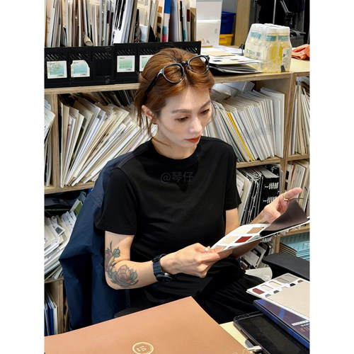 琴仔 设计感时尚织带拼接修身圆领短袖t恤女纯色针织上衣夏 Z1592