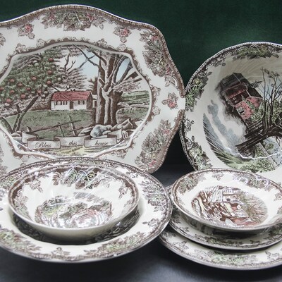 The Friendly Village Dinner Set Elegant England Style