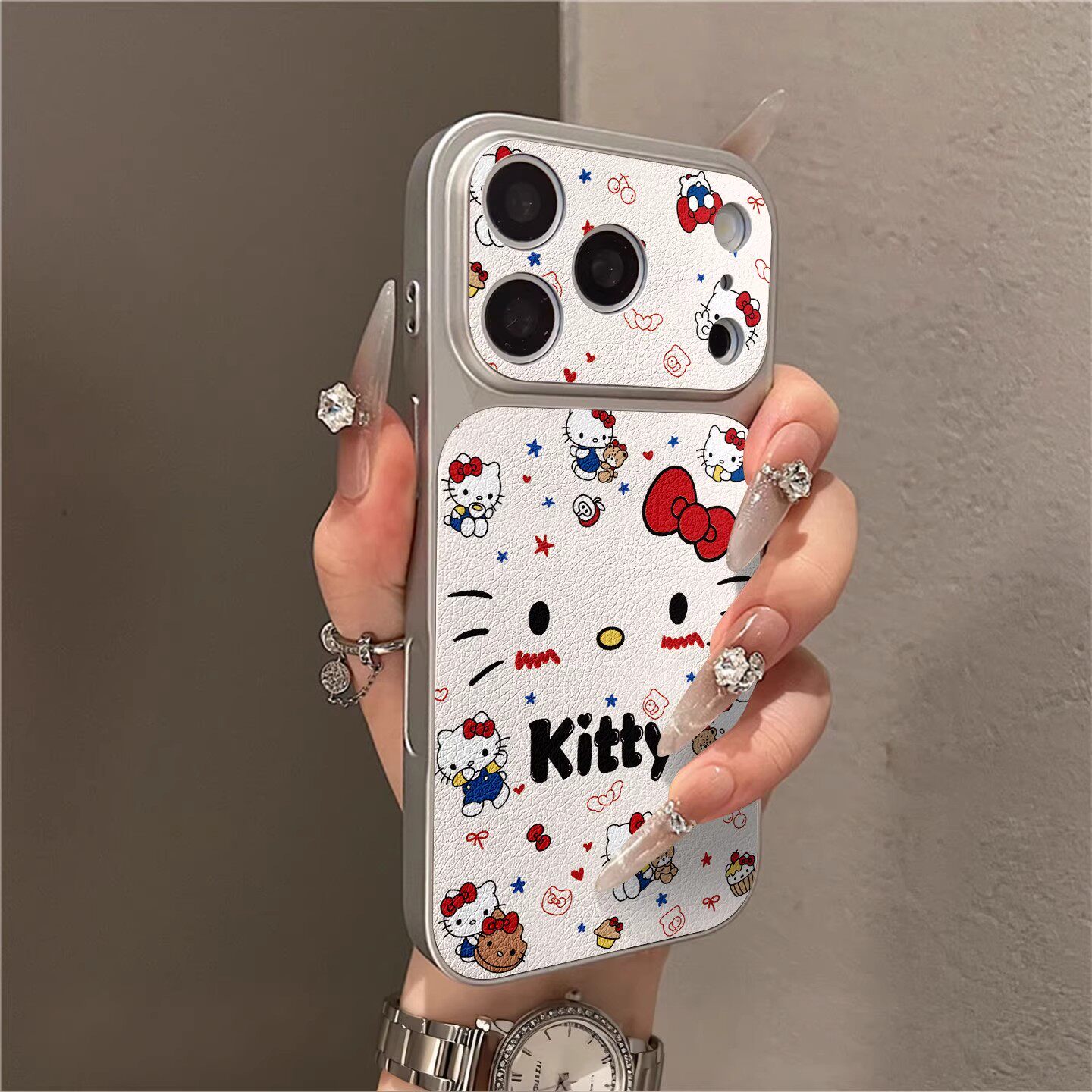 趣味脸红kitty猫适用苹果15promax手机壳女新款iPhone14 13 12全包式镜头16pro耐脏小羊皮16promax防摔保护套