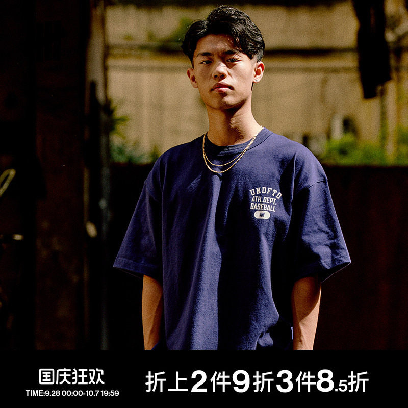 UNDEFEATED潮酷落肩宽松短袖T恤图片