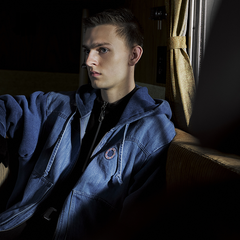 五条杠联名拼接水洗连帽卫衣