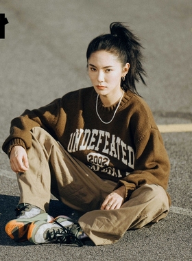 【五条杠字母毛衣】UNDEFEATED潮流美式宽松圆领提花毛衣