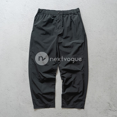 【NextVogue】Goldwin Relax Straight 再生尼龙防水直筒休闲裤25