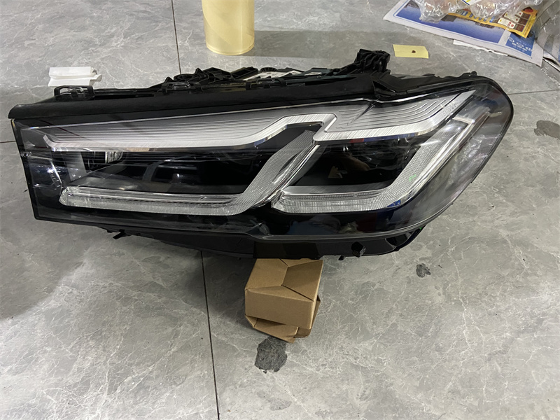 宝马新款5系大灯G30大灯总成