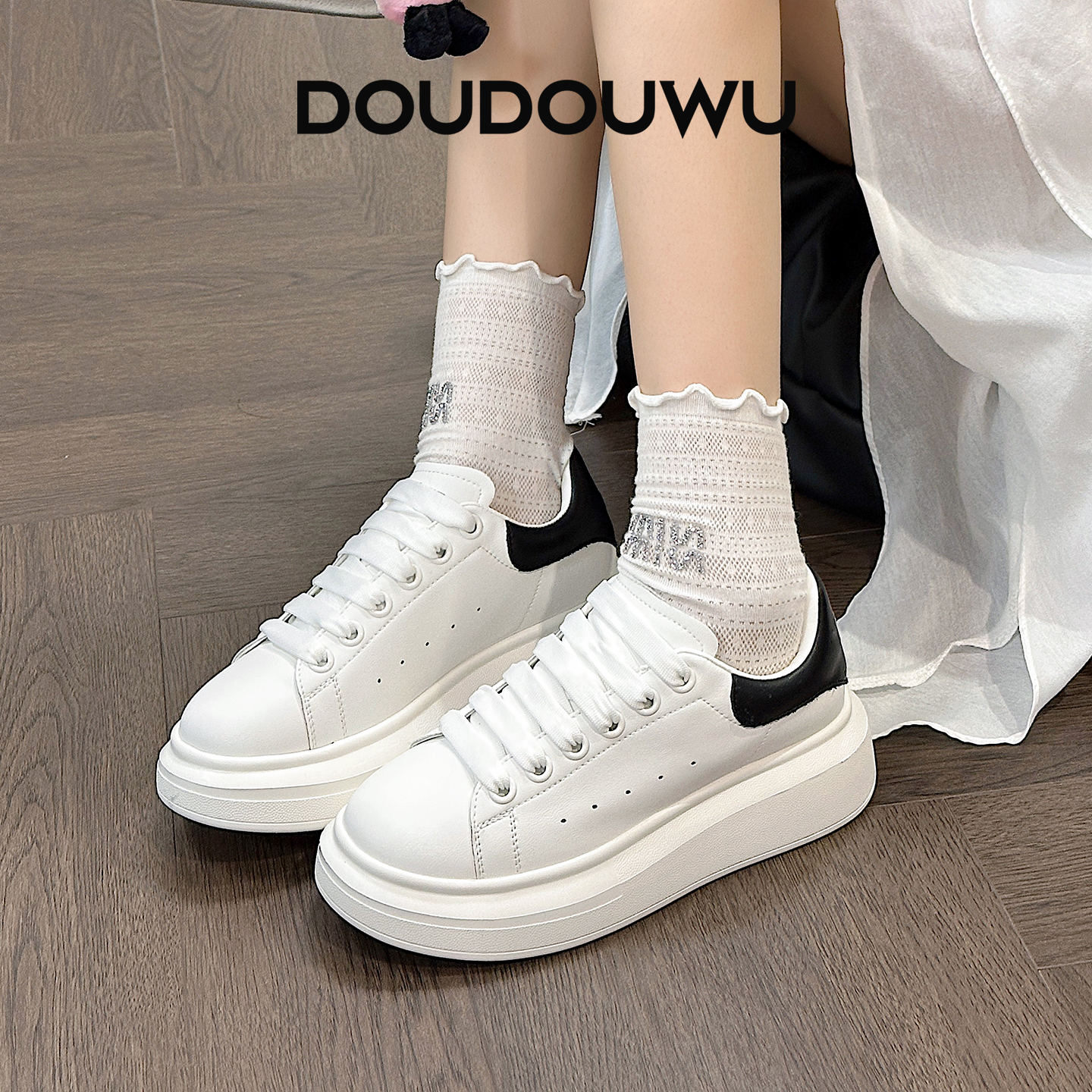 豆豆屋厚底小白鞋女百搭女单鞋