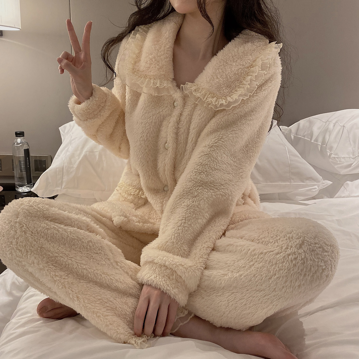 公主风珊瑚绒娃娃领睡衣女冬季