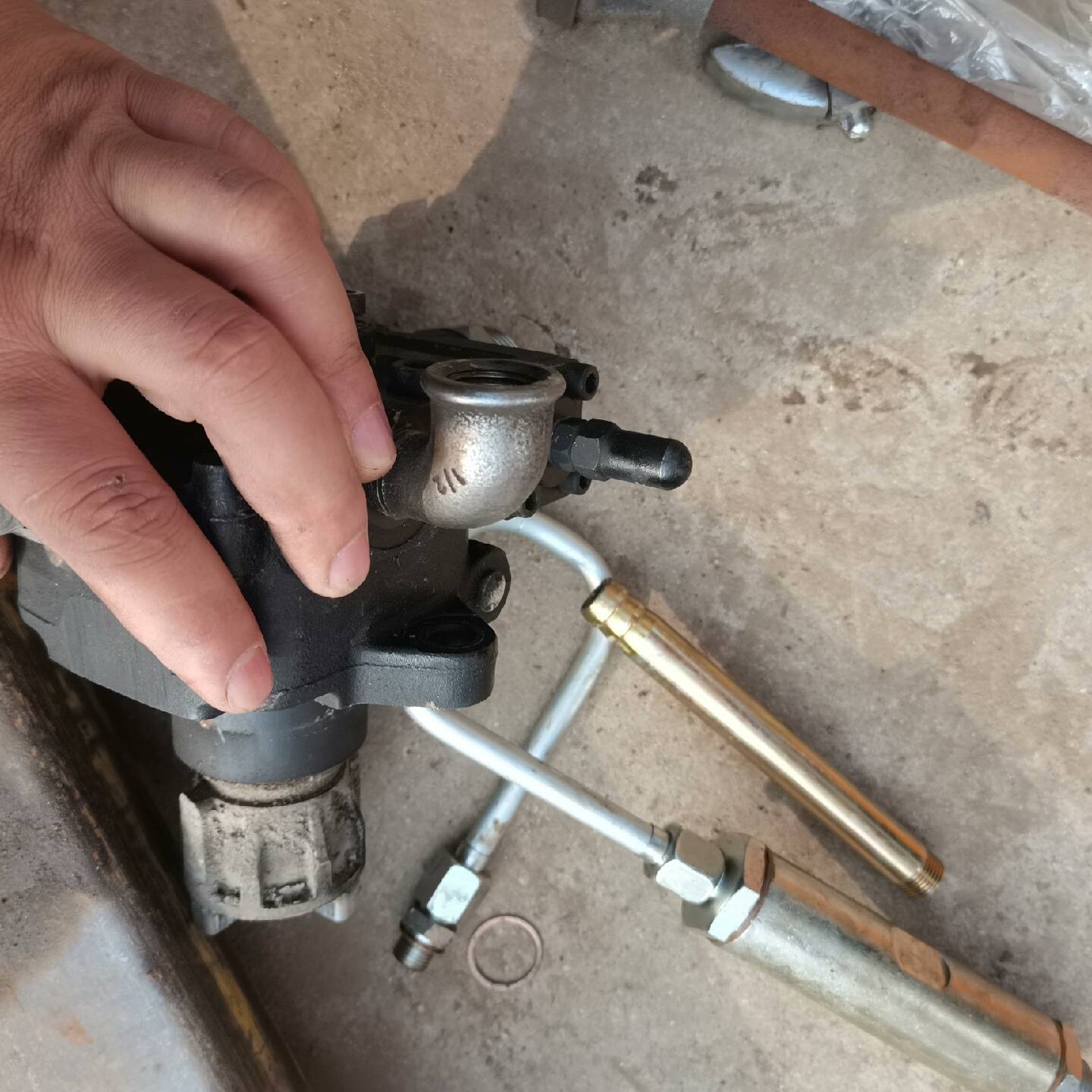 议价法国桑泰克TA3C油泵三台，有需要的适用