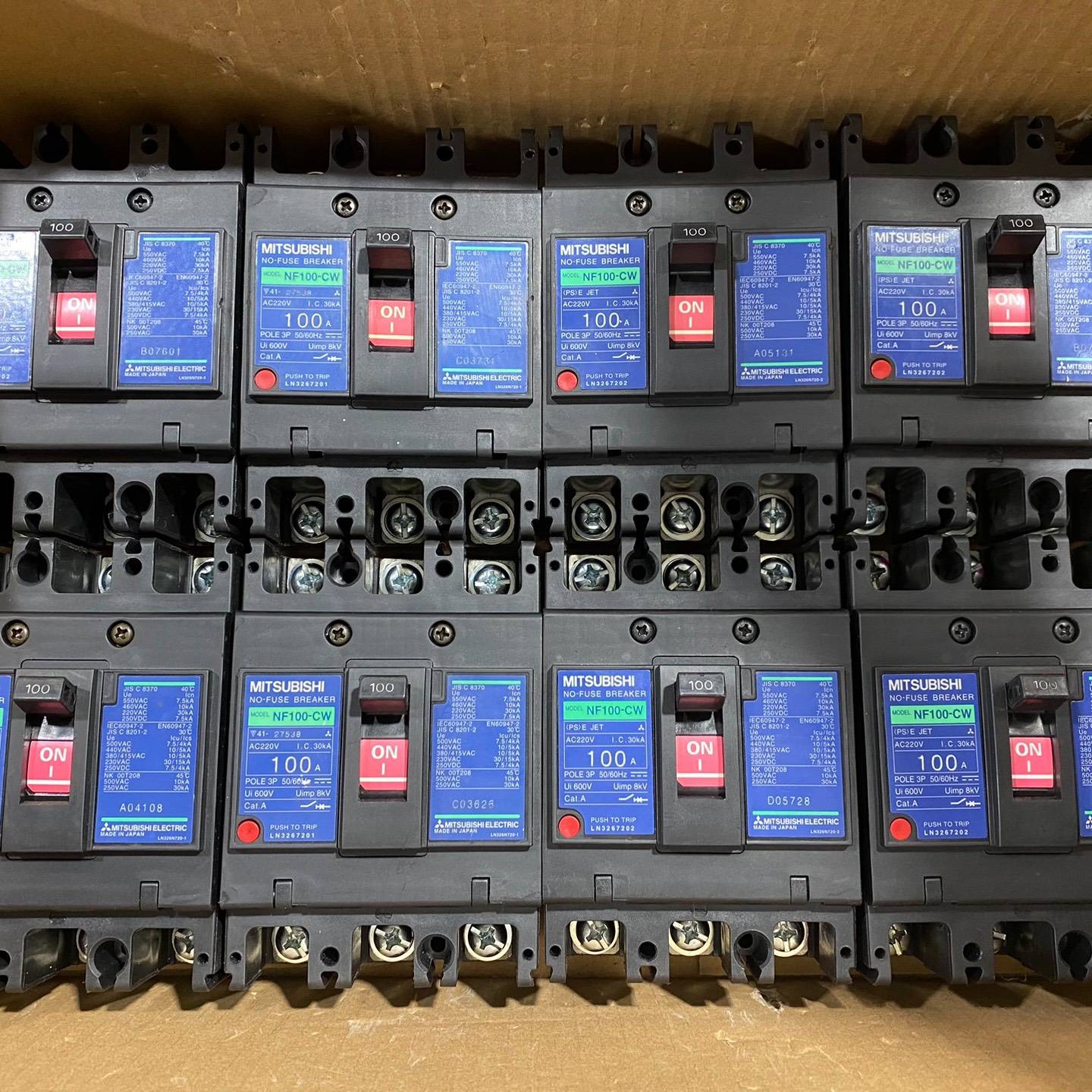 议价NF100-CW 3P100A空气开关 正品 成色如适用